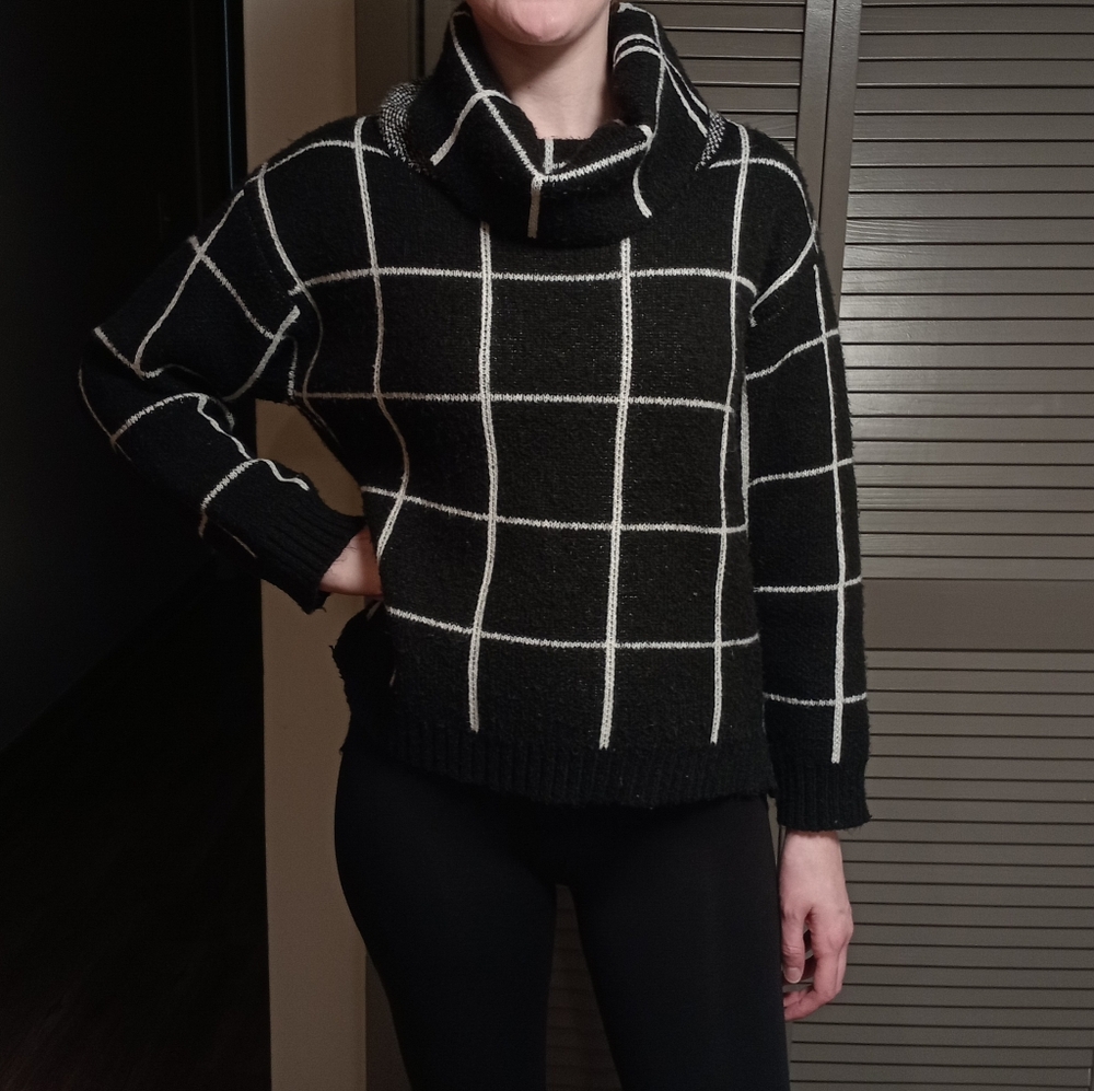 Black Grid Pattern Women's Sweater
